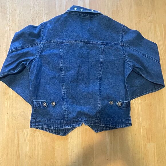 Vintage Jean Jacket Bedazzled with Rhinestones - Unique Statement jacket. - Picture 4 of 4